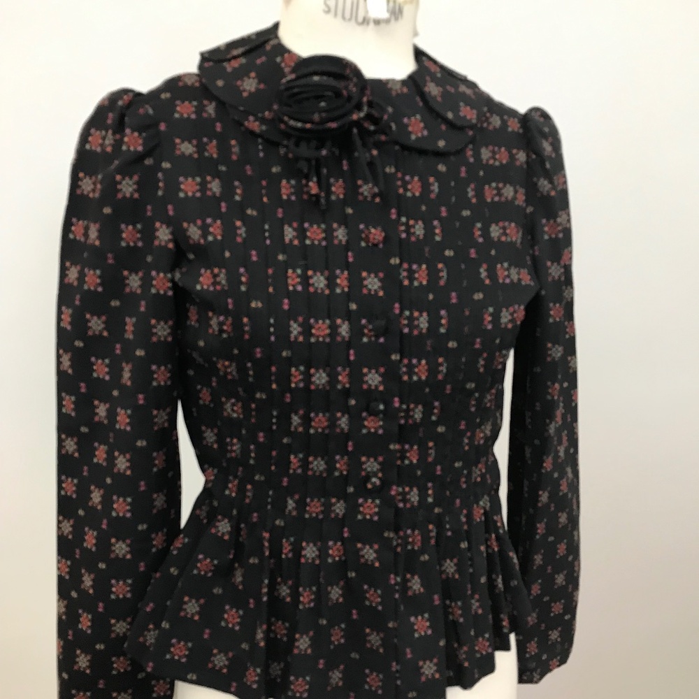 Vintage 70's classic blouse with pleats and detachable rosette